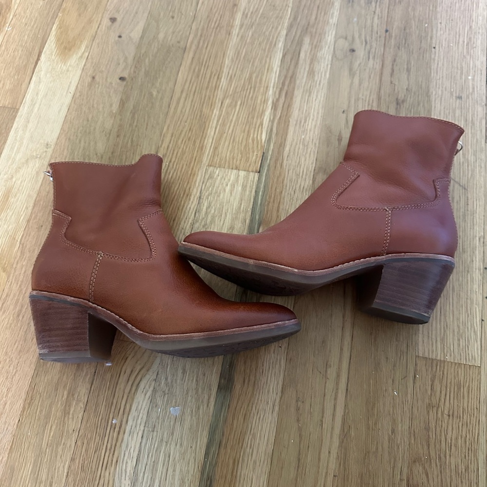 Born ankle boots